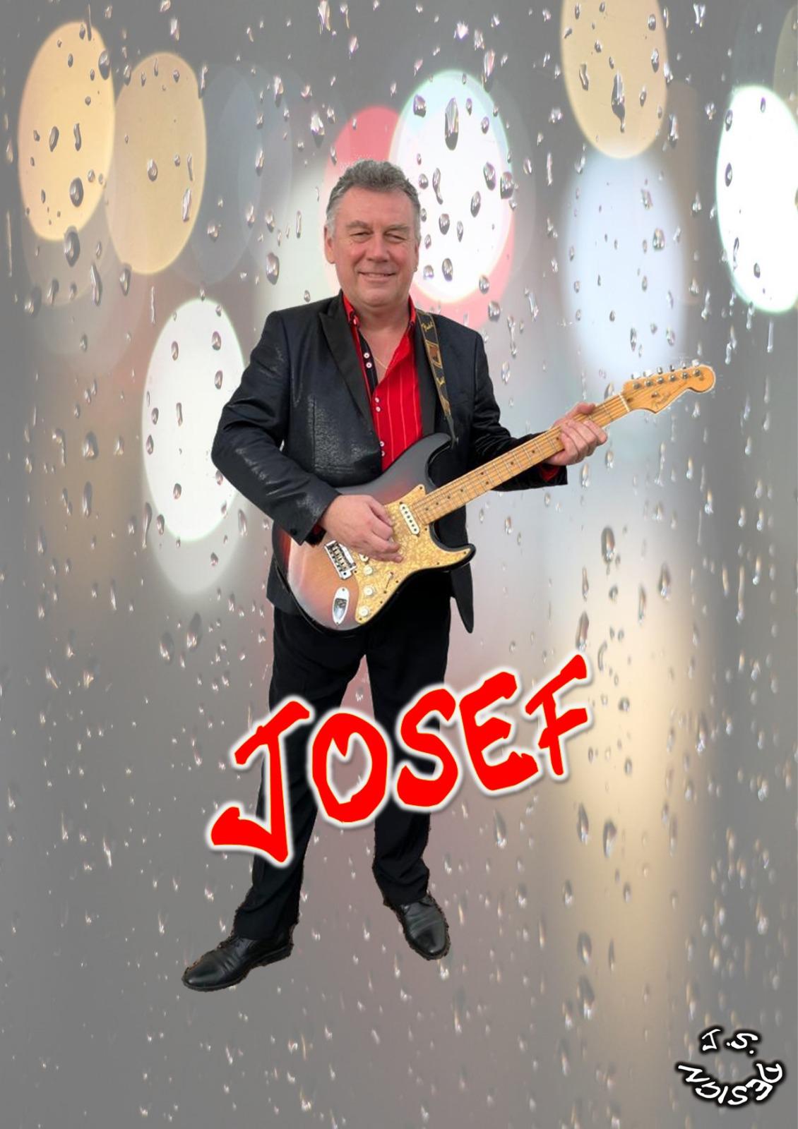 Picture of Josef, our virtuoso on his electric guitar. Guests also call him the Jimmy Hendrix of Cafe Marlene in Playa del Ingles